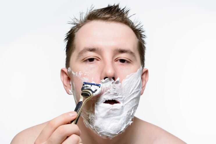 11 Easy Ways to Finally Banish Razor Burn (Pseudofolliculitis Barbae)