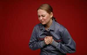 young-girl-having-chest-pain