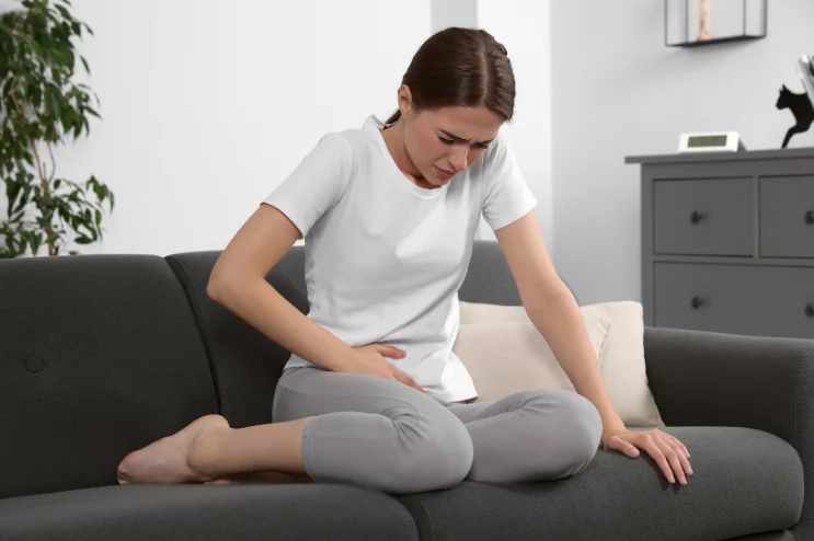 young-girl-having-pain-in-pelvic